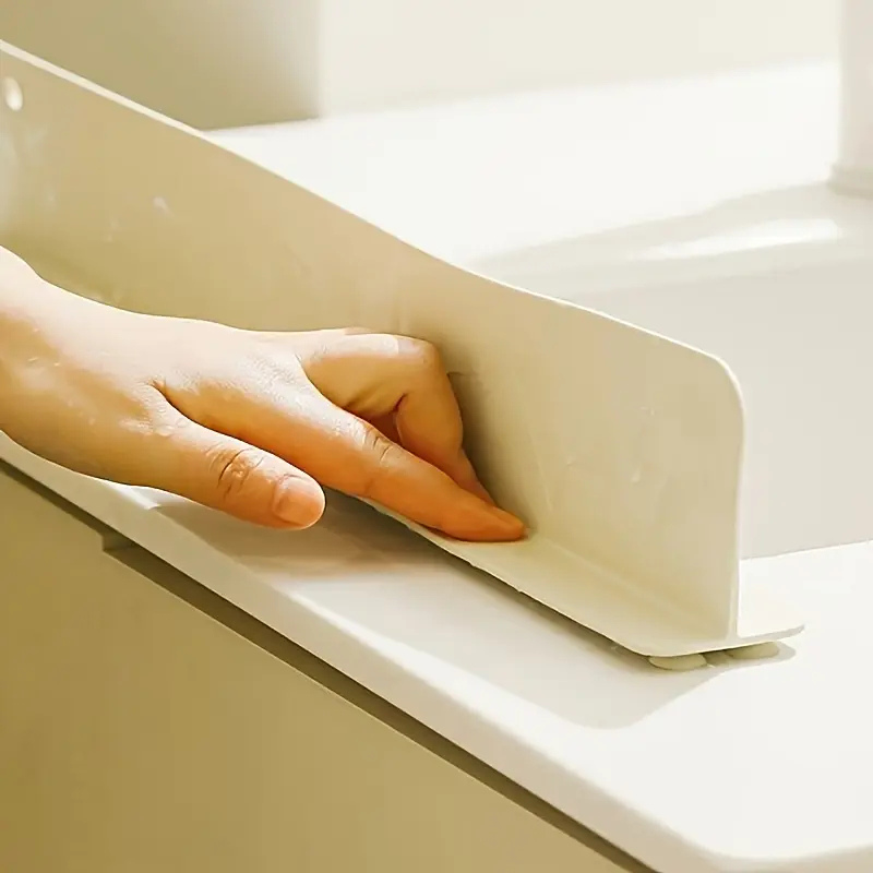 SPLASHGUARD™ + FREE MICROFIBRE CLOTH