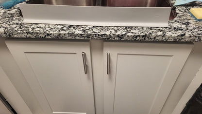 SPLASHGUARD™ + FREE MICROFIBRE CLOTH